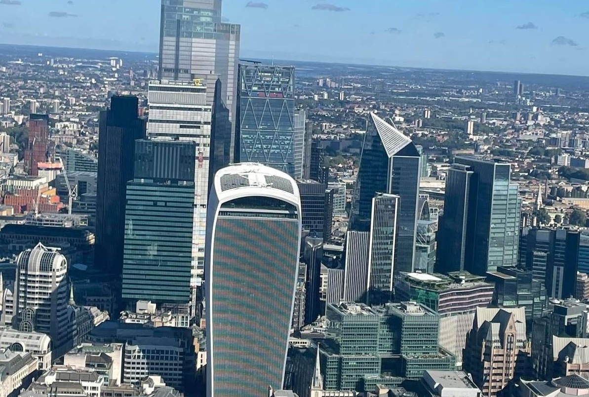 Commercial Janitorial Cleaning 1 commercial top image 1